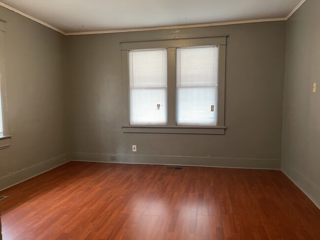 Building Photo - Spacious House in the U of M Area! Coming ...