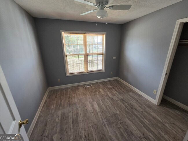 Building Photo - 629 Hanson St