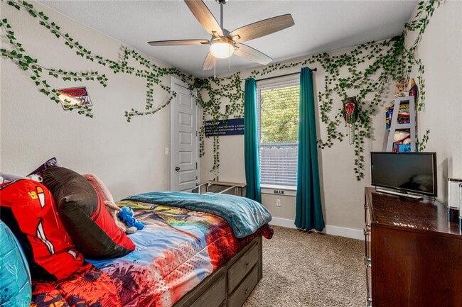 Building Photo - 533 Mallow Rd