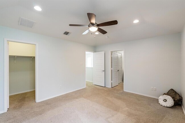 Building Photo - 404 Buttercup Creek Blvd