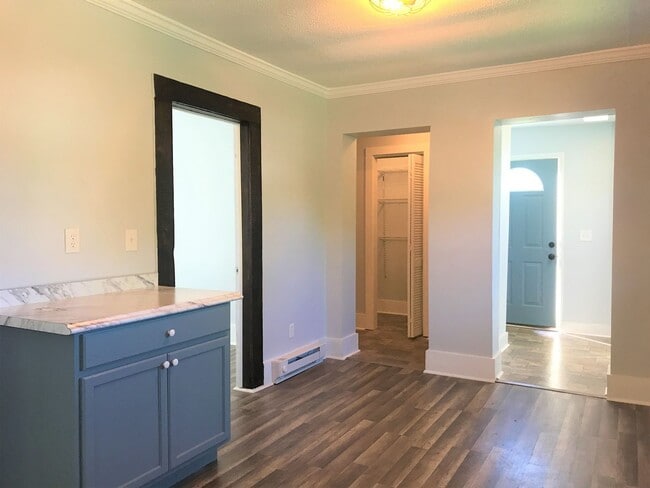 Building Photo - Adorable Rental located in South Hill