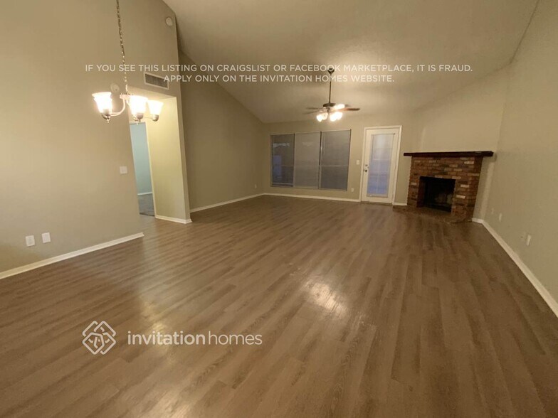 Building Photo - 7731 W Shaw Butte Dr