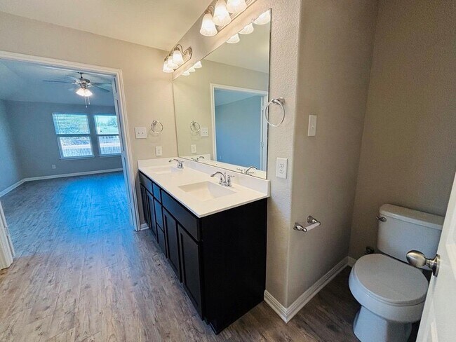 Building Photo - 1310 Walden Pond Dr