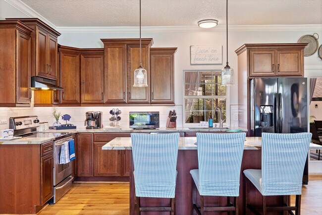 Building Photo - 4 Susan Pl