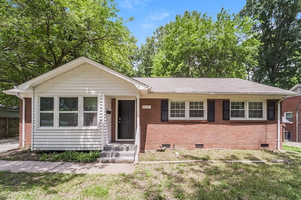 Building Photo - 2413 Dora Dr