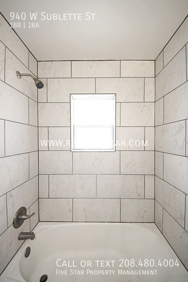Building Photo - 940 W Sublette St