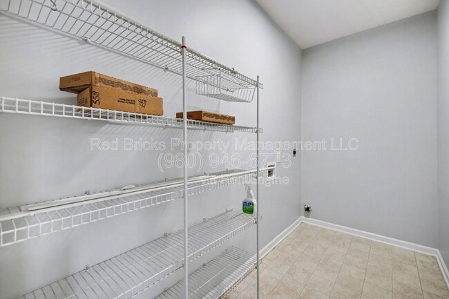 Building Photo - 5518 Stowe Derby Dr