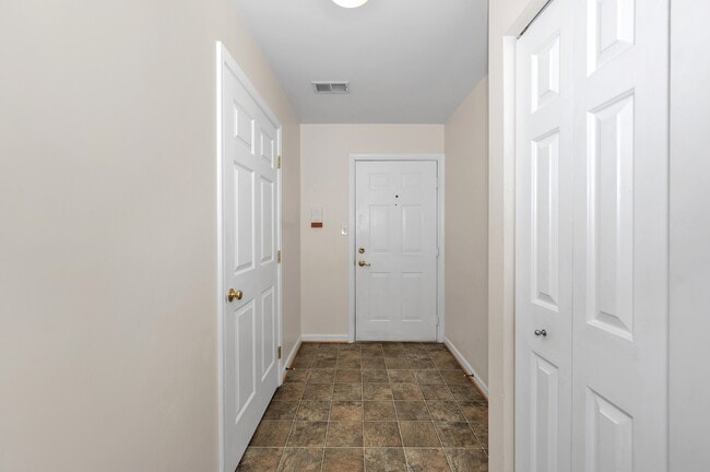 Building Photo - 500 Bradley Ct