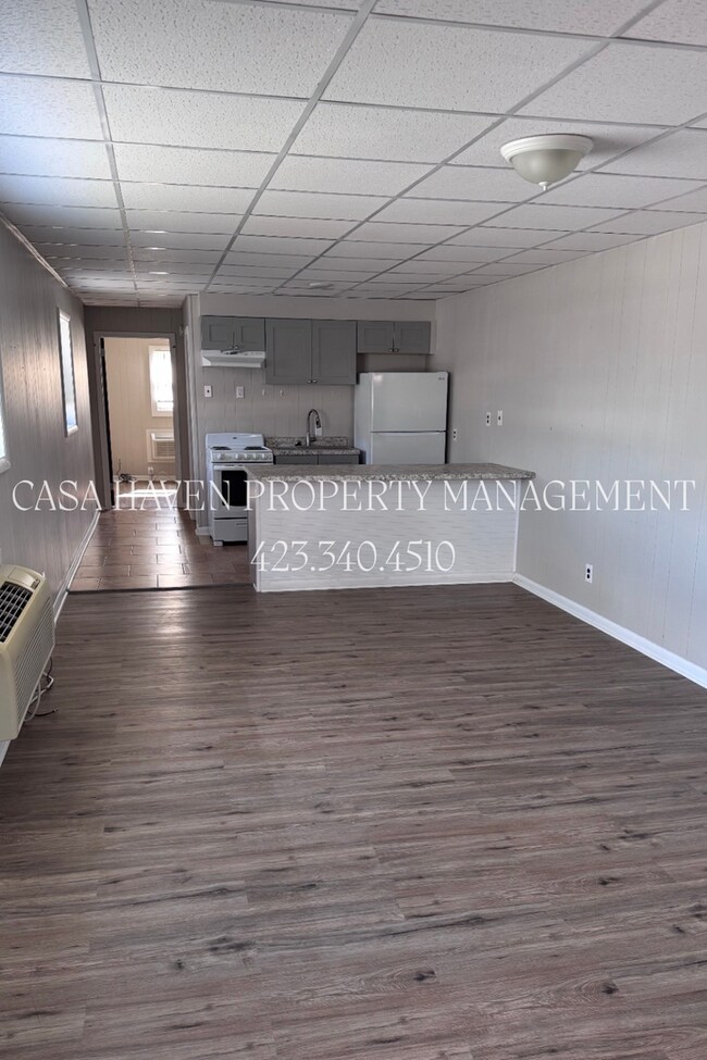 Building Photo - Modern 1 Bed 1 Bath - Pet Friendly!