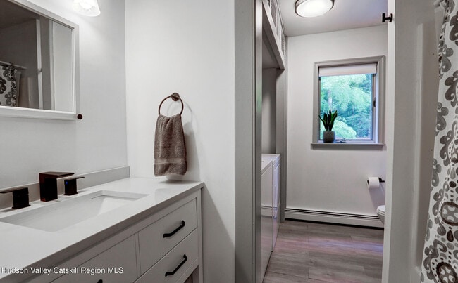 Building Photo - 421 Brown Rd