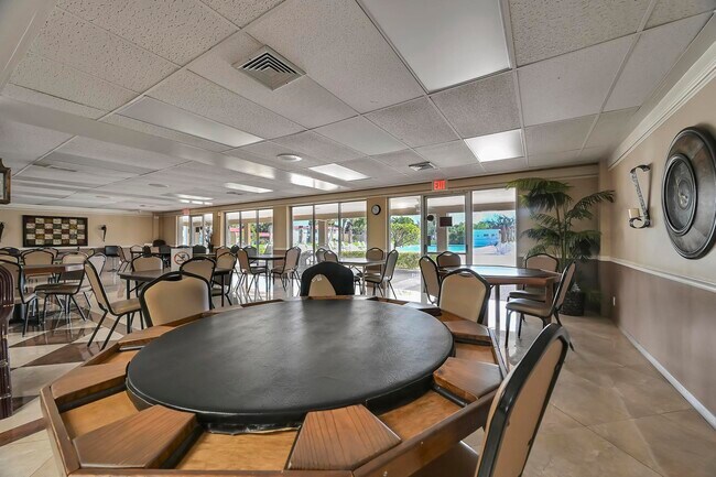 Building Photo - 203 Lake Carol Dr