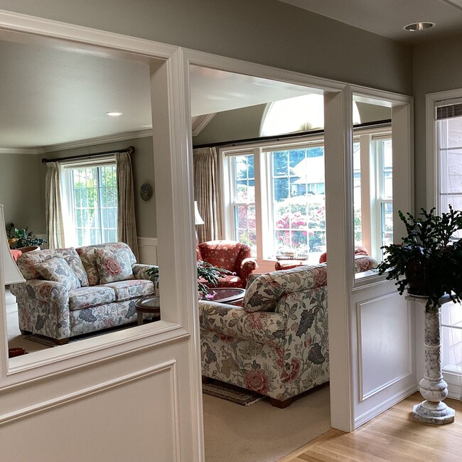 Building Photo - Charming Mukilteo Rambler in Fair Harbor