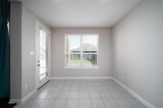 Building Photo - 4715 Hollow Tree Dr