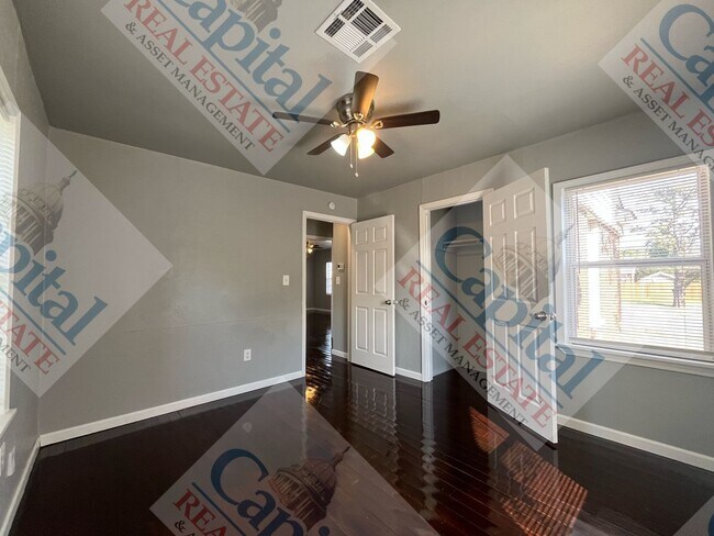 Building Photo - Welcome Home!!