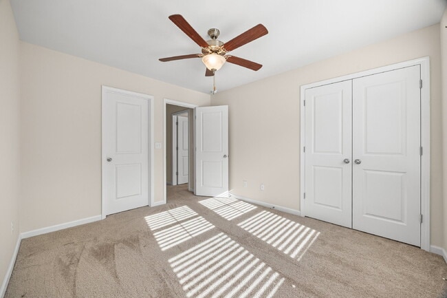 Building Photo - Lake Wylie Townhome with amazing amenities!