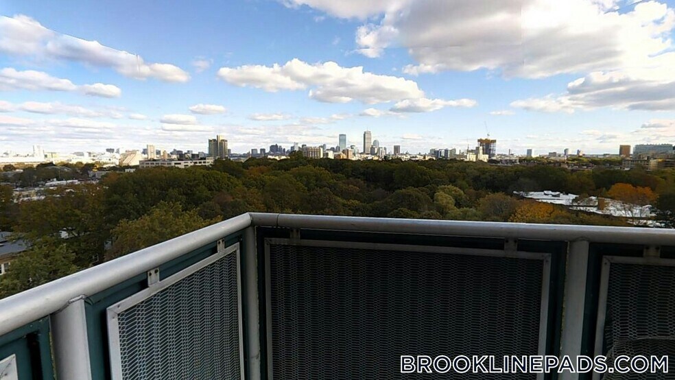 Building Photo - 185 Freeman St