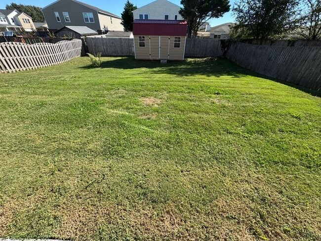 Building Photo - Your New Home for the Holidays—Tour Today!