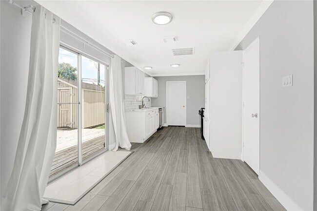 Building Photo - 2935 Sailors Moon Dr