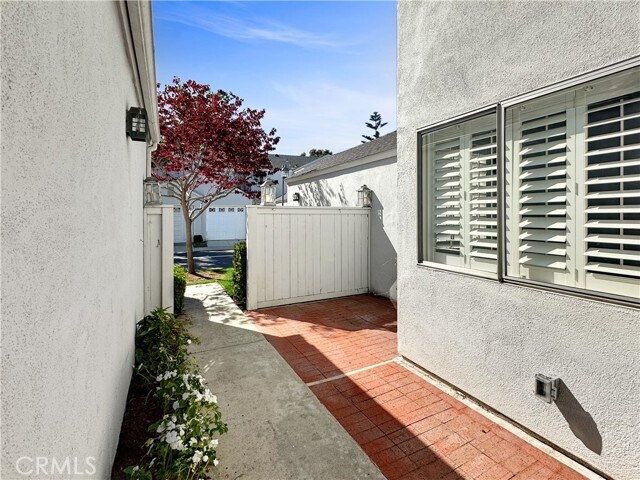 Building Photo - 24412 Lantern Hill Dr