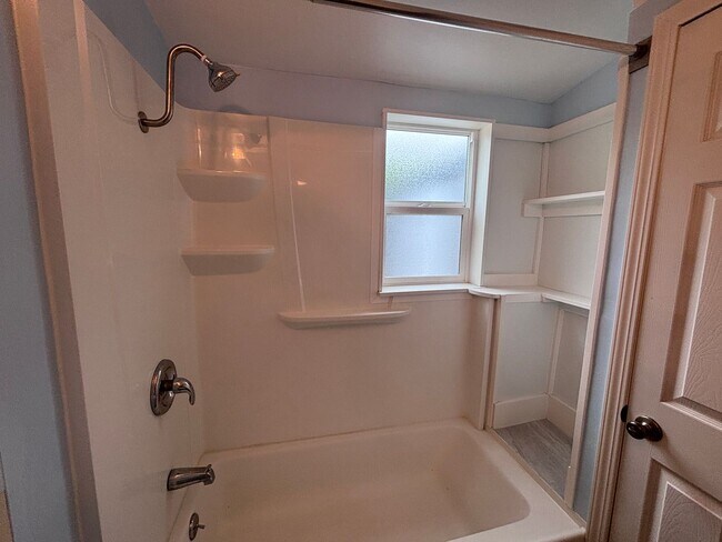 Building Photo - CUPERTINO-charming Eichler house for rent in the heart of Cupertino