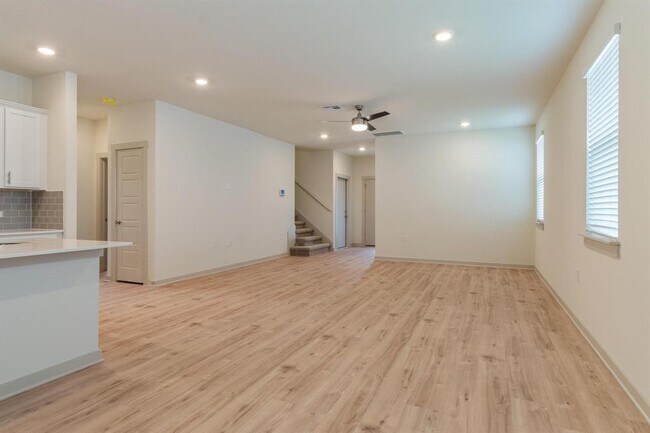 Building Photo - 13700 Lubeck Dr