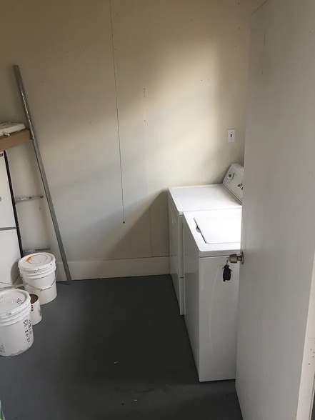 Building Photo - 1625 Grayson Dr