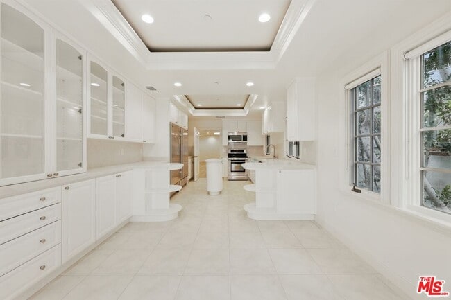 Building Photo - 412 N Maple Dr