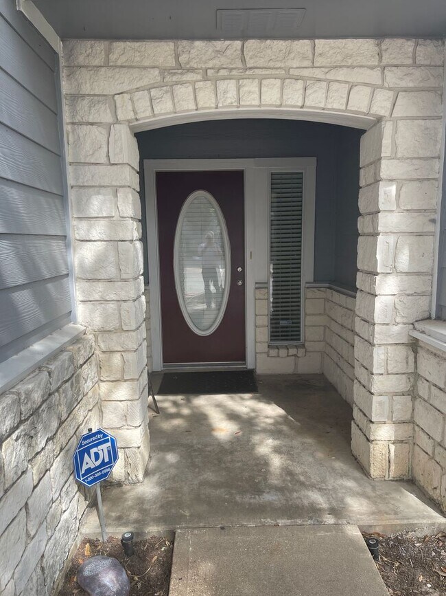 Building Photo - College Station - 4 Bedroom / 2.5 Bath / 2...