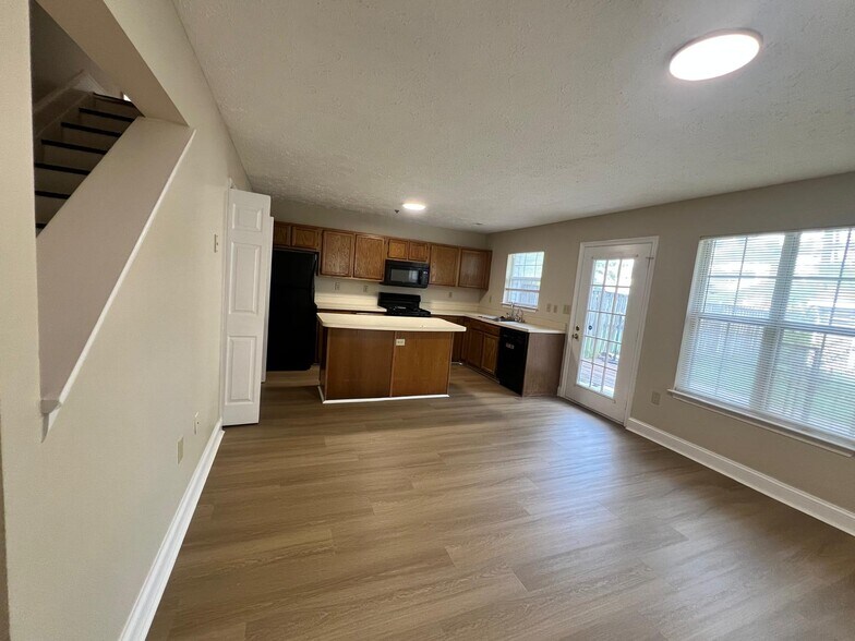 Building Photo - 5820 Springfish Pl