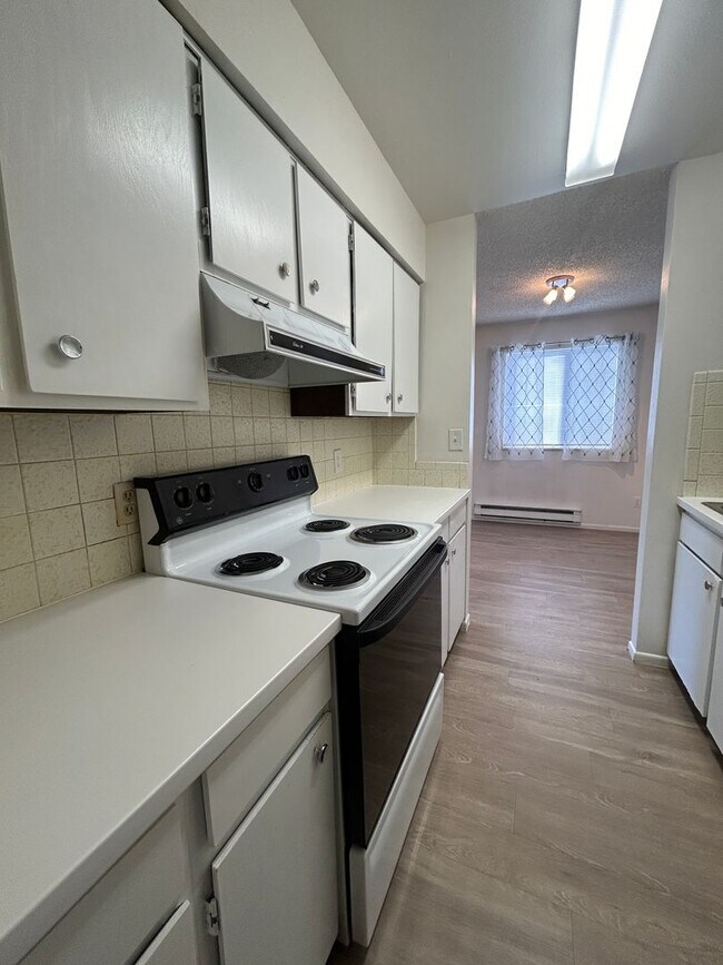 Building Photo - Two Bedroom Condo With One Car Garage Available For Rent In Longmont