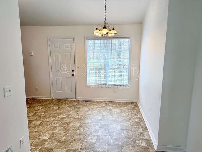 Building Photo - 49 Anna Way