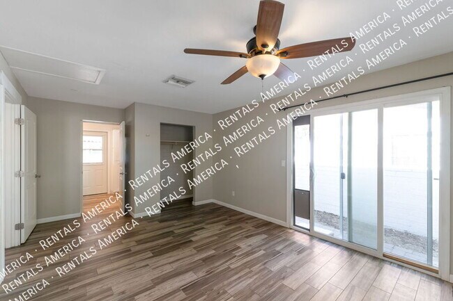 Building Photo - 2558 E Alta Vista St