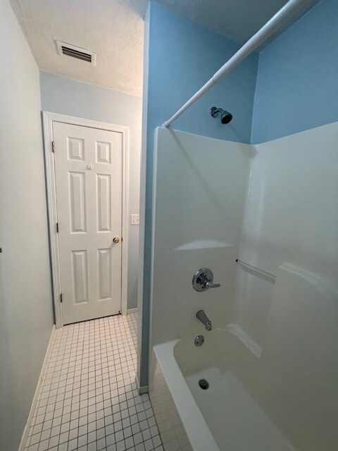 Building Photo - 111 Valencia Dr