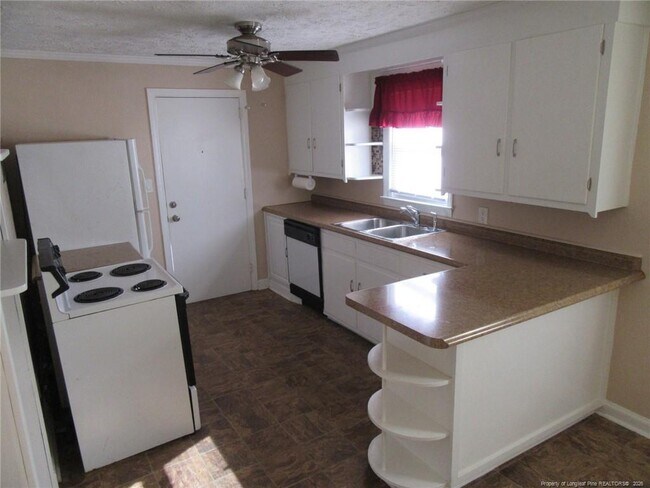 Building Photo - 1119 Juniper Dr