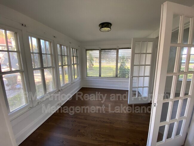 Building Photo - 720 Lake Elbert Dr SE