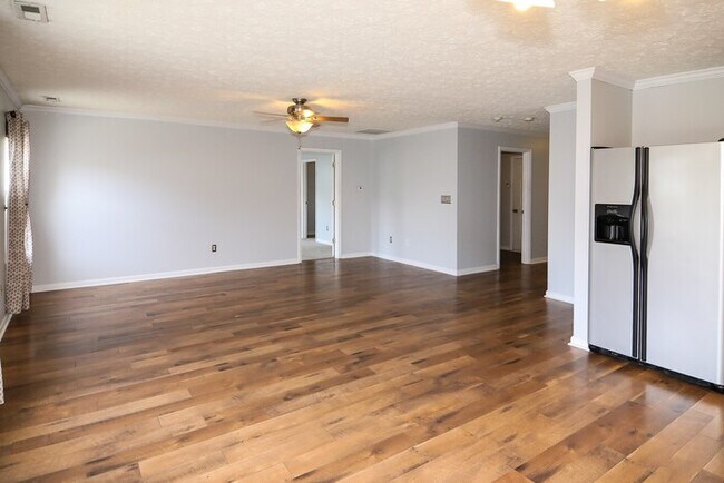 Building Photo - Fabulous Ranch In Highly Desirable Crossfield!