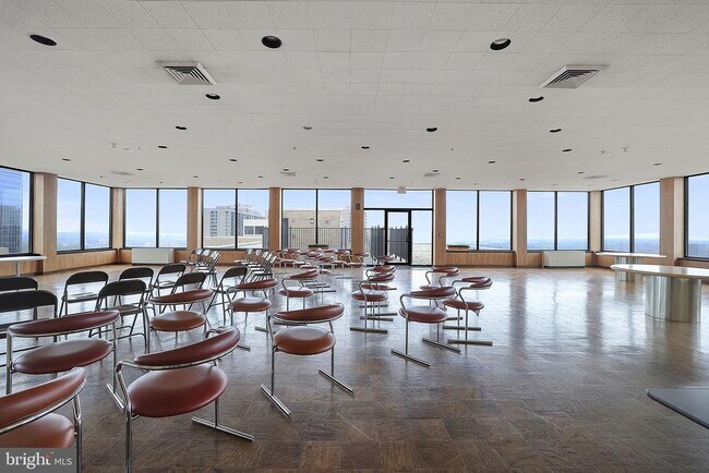 Building Photo - 3713 S George Mason Dr