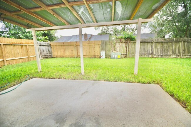 Building Photo - 2331 Stillmeadow Dr