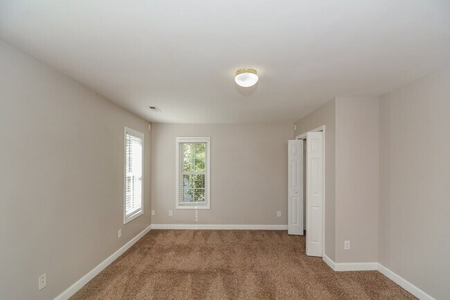 Building Photo - 4932 Windmere Chase Dr