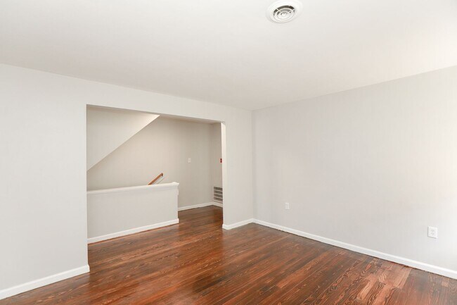 Building Photo - 422-424 W 30th Street