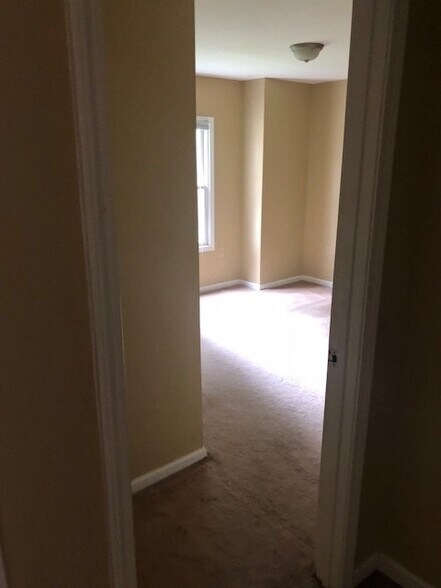 Building Photo - 922 12th St