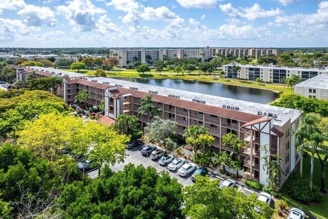 Building Photo - 7340 Amberly Ln