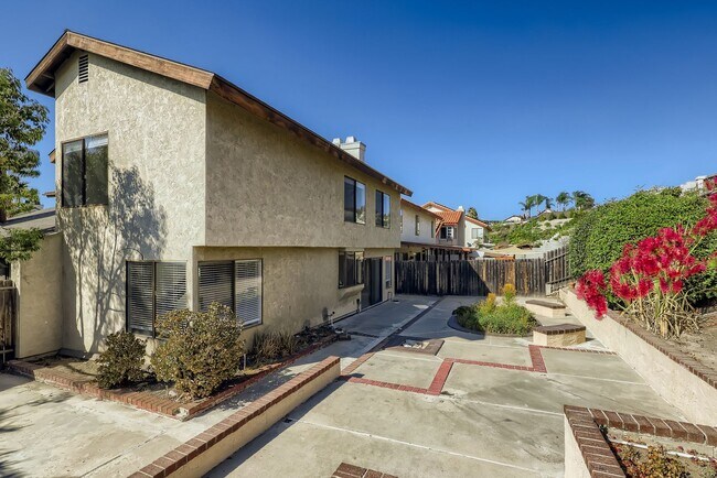 Building Photo - 3 Bedroom 2.5 Bath two story home!!!
