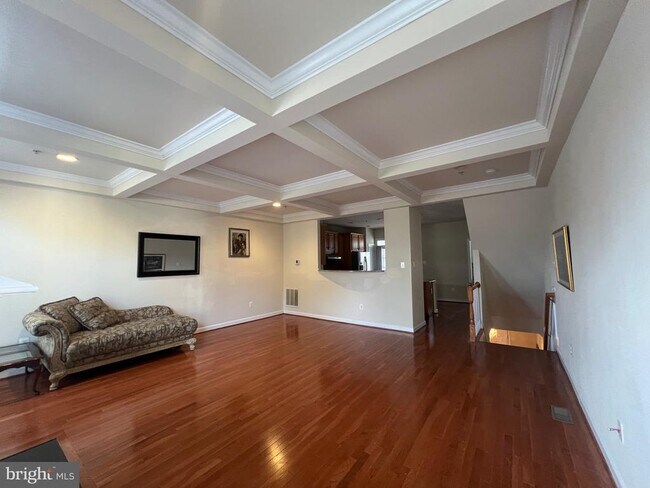 Building Photo - 604 Ridgemont Ave