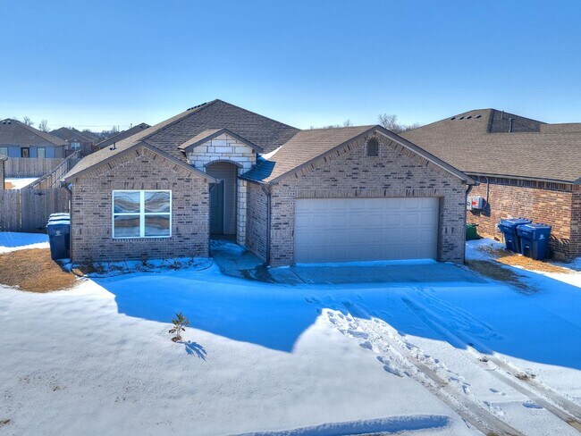 Building Photo - 10044 SW 40th St