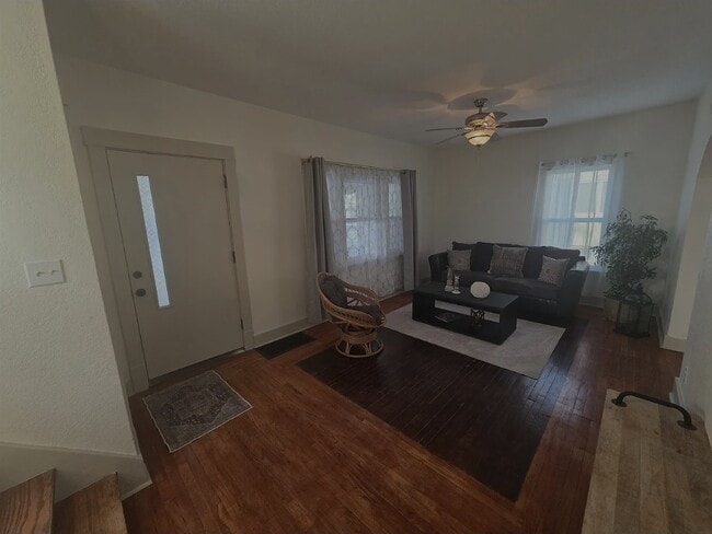 Building Photo - 1134 Bertch Ave