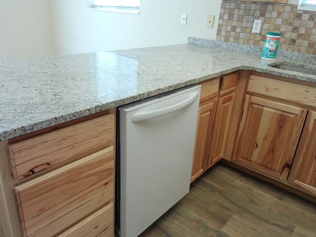 Building Photo - 29 Somerset Pl