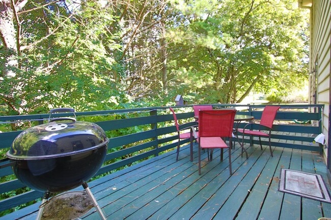 Building Photo - UPDATED CONDO IN THE HEART OF BRENTWOOD . . . PLUS AMENITIES!!!