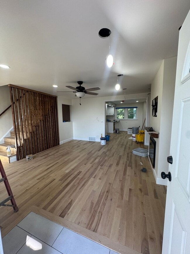Building Photo - Beautiful Row Home in th heart of Drexel Hill