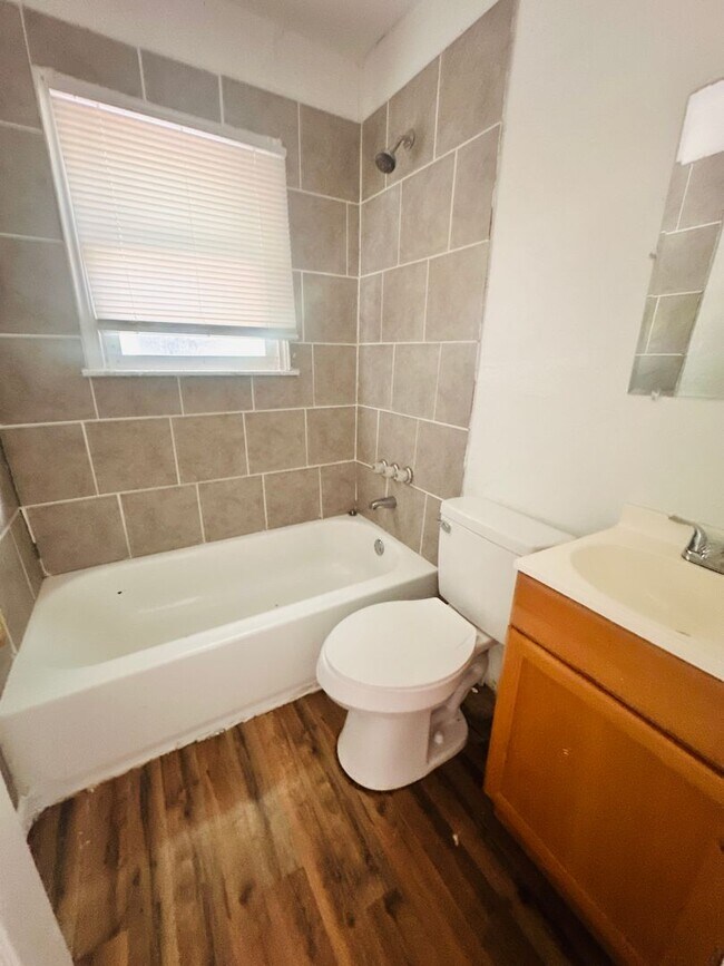 Building Photo - 2 bed 1 bath in Copperas Cove $750 a month
